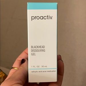 Blackhead dissolving gel